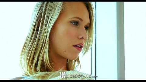 xxxsexvideo blonde woman seduced man