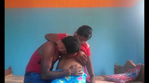 he licks his wife’s big tits xxx video indian