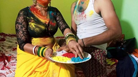 nangi aurat he goes into the bedroom with his wife
