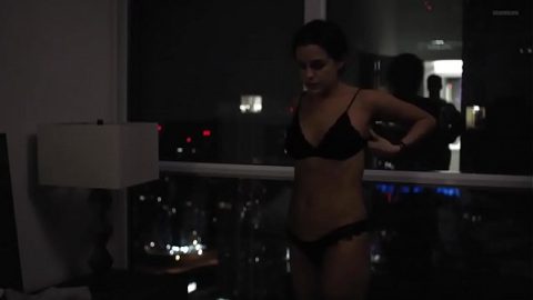 kissing in pussy sexy chick seduces man