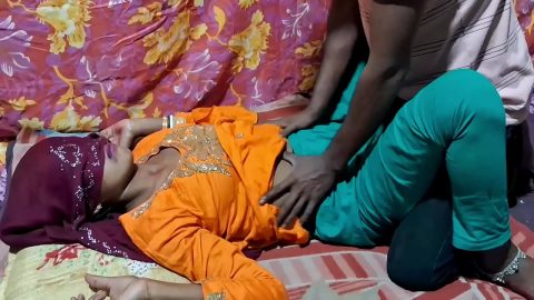 bangla naked ko akele kamre mein chut