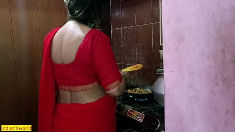 नंगी सेक्सी फिल्म हिंदी में